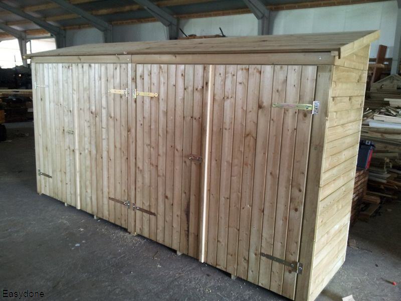Maatwerk houten tuinkast
